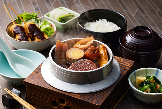 【とよはし 味噌おでん定食】1,450円三河を代表する赤味噌でじっくり煮込んだおでんの定食です。　